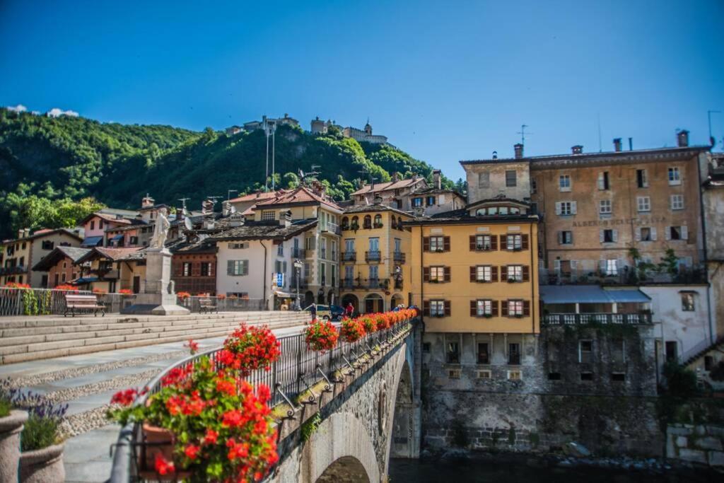Al Vicolo Del Gallo Appartamento Varallo Buitenkant foto